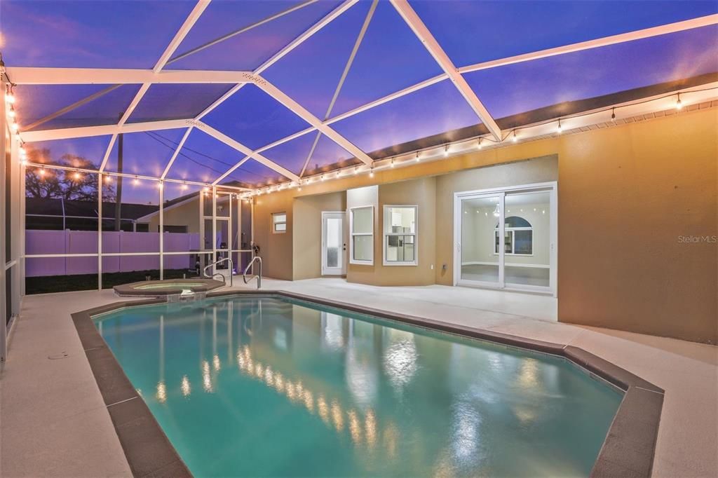 Activo con contrato: $385,000 (3 camas, 2 baños, 1681 Pies cuadrados)