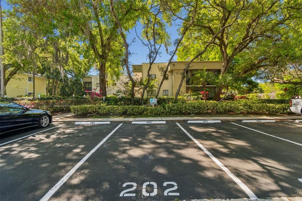 待售: $210,000 (2 贝兹, 2 浴室, 906 平方英尺)