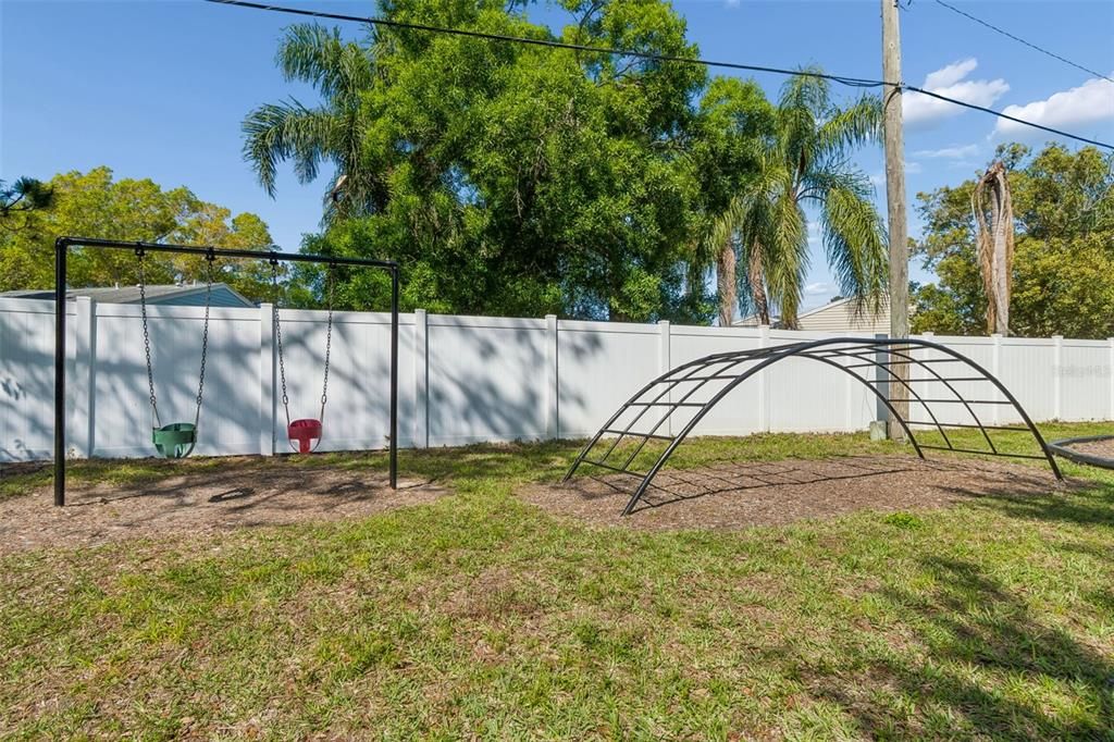 待售: $210,000 (2 贝兹, 2 浴室, 906 平方英尺)