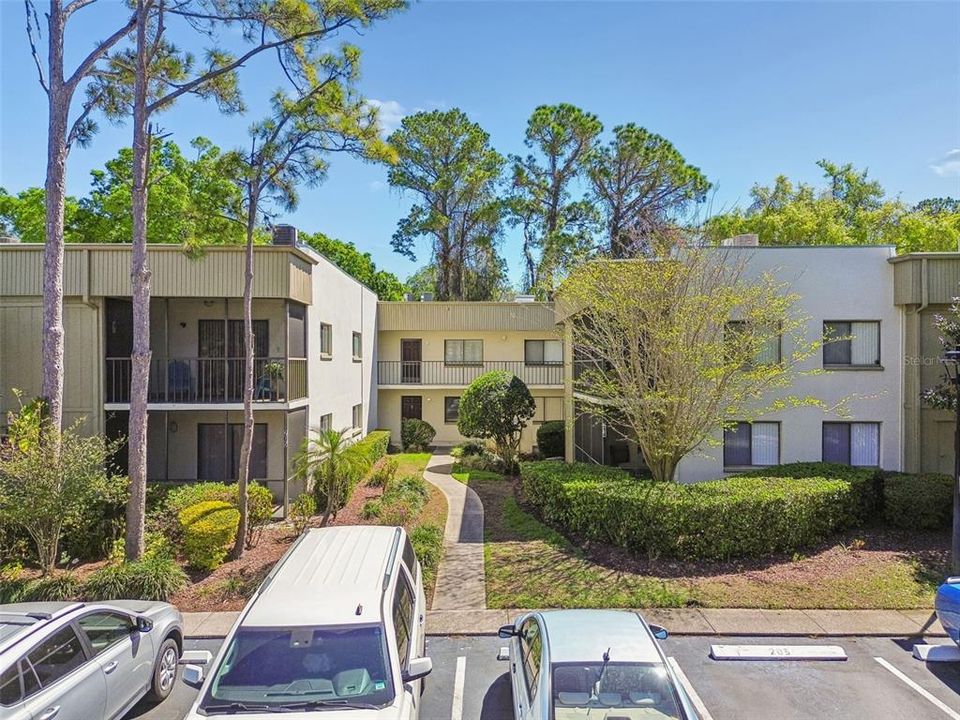 待售: $210,000 (2 贝兹, 2 浴室, 906 平方英尺)