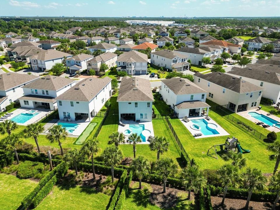 Activo con contrato: $620,000 (6 camas, 6 baños, 3317 Pies cuadrados)