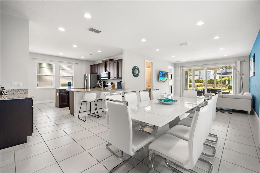 Activo con contrato: $620,000 (6 camas, 6 baños, 3317 Pies cuadrados)