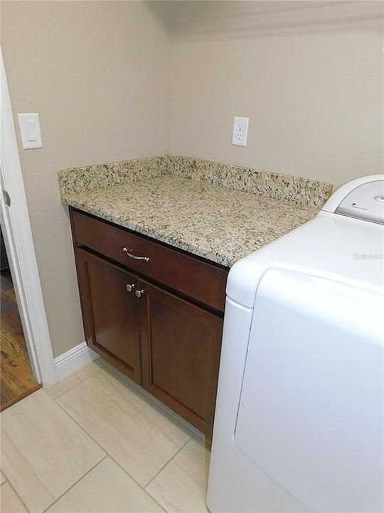 Под контрактом: $364,900 (3 спален, 2 ванн, 1622 Квадратных фут)