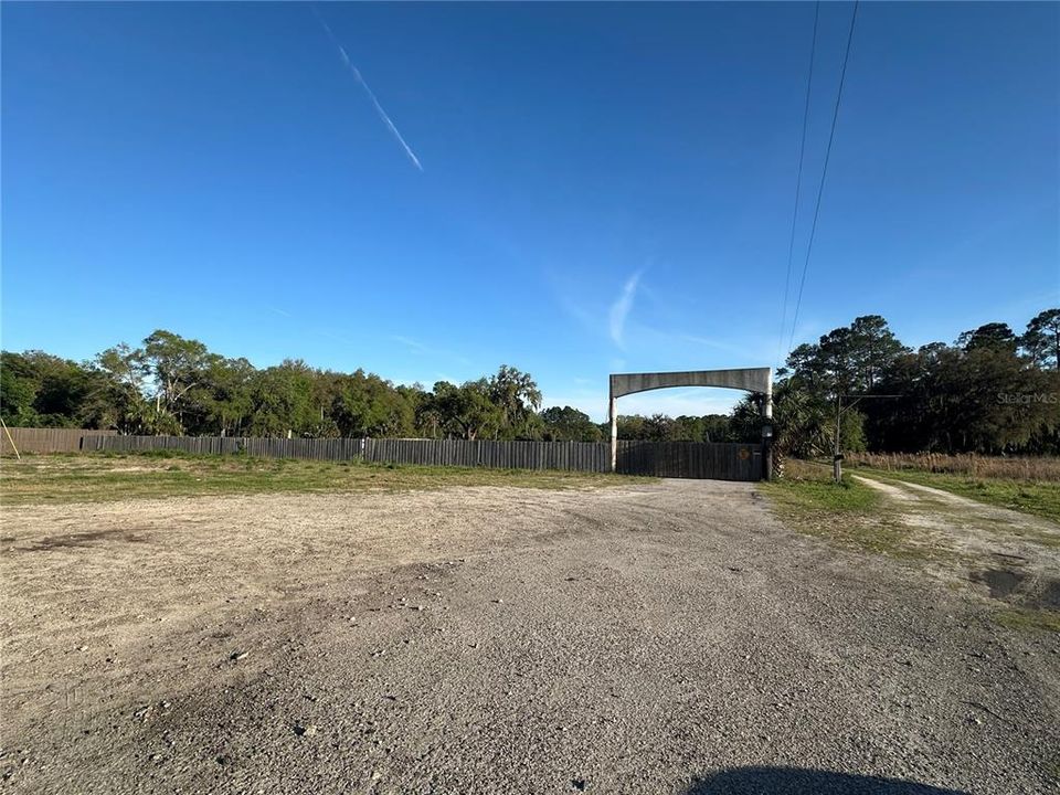 En Venta: $2,350,000 (4.75 acres)