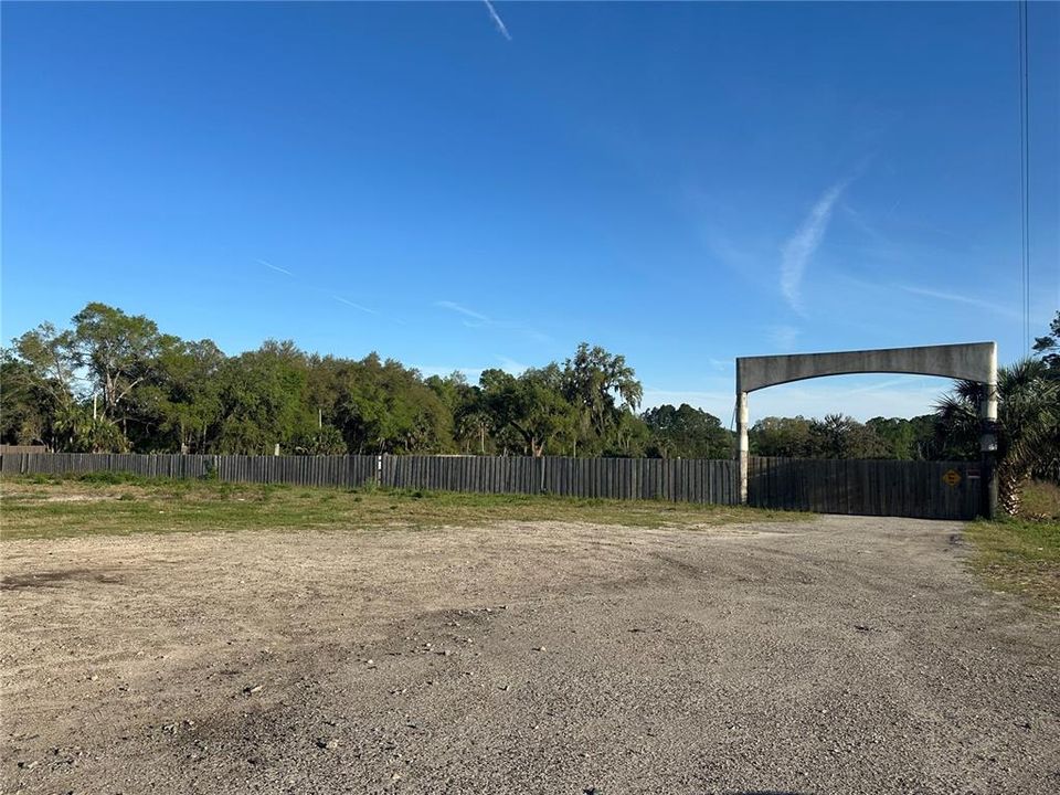 En Venta: $2,350,000 (4.75 acres)