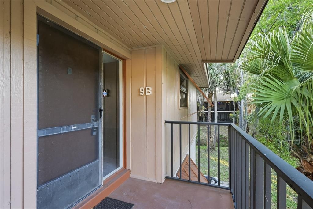 For Sale: $154,900 (2 beds, 2 baths, 897 Square Feet)