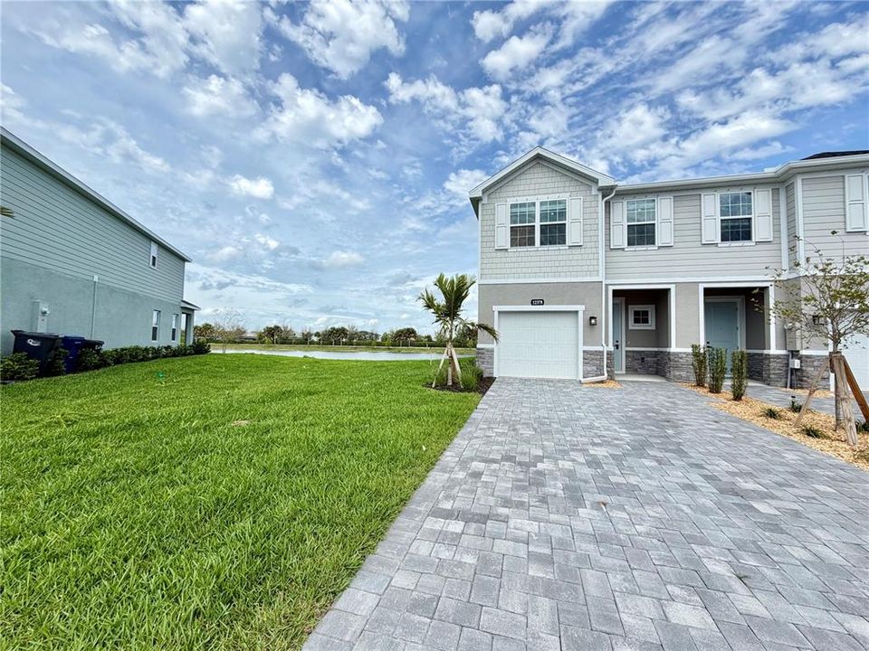 Recently Rented: $2,300 (3 beds, 2 baths, 1668 Square Feet)