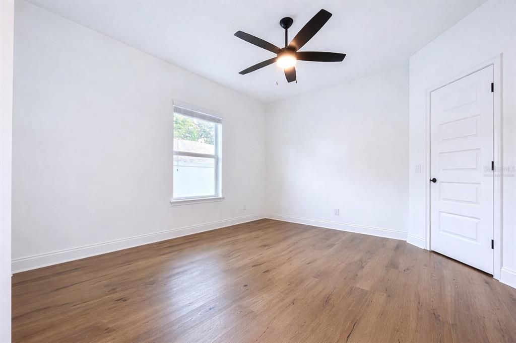 En Venta: $669,000 (4 camas, 2 baños, 2222 Pies cuadrados)