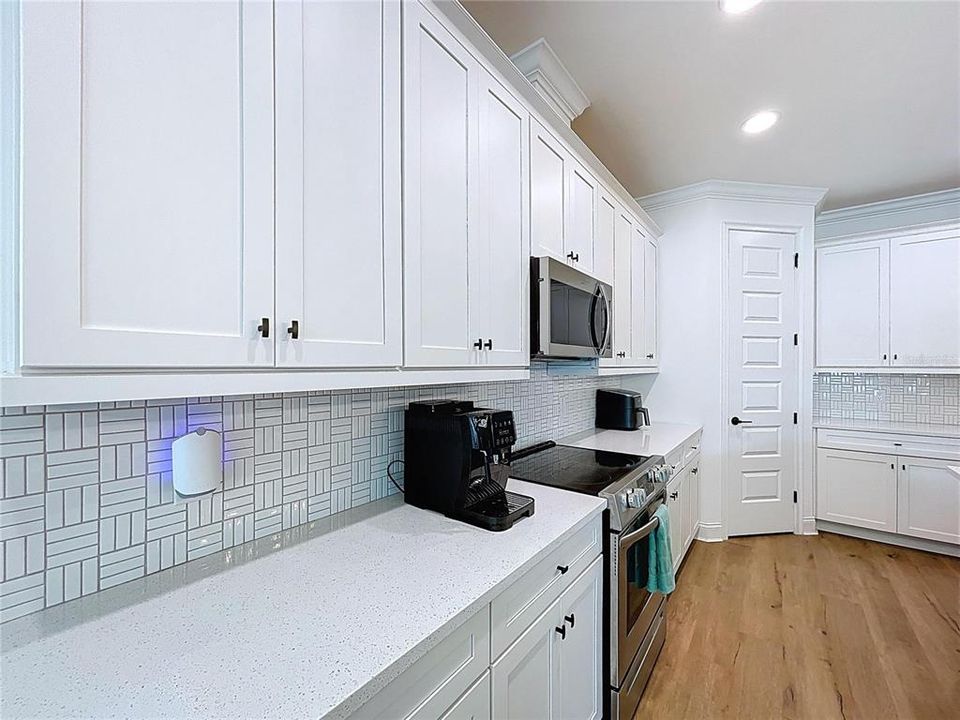 En Venta: $669,000 (4 camas, 2 baños, 2222 Pies cuadrados)