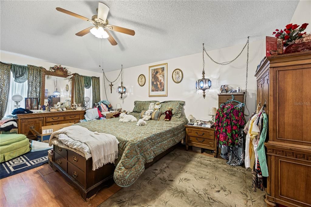 Active With Contract: $379,900 (4 beds, 2 baths, 2110 Square Feet)