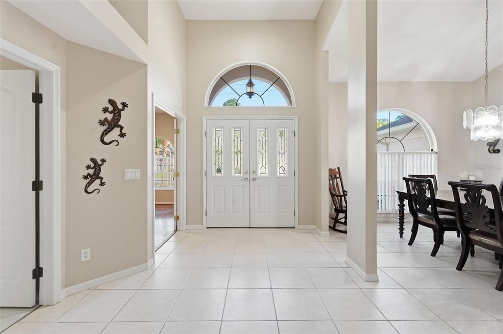 Activo con contrato: $485,000 (4 camas, 2 baños, 2661 Pies cuadrados)