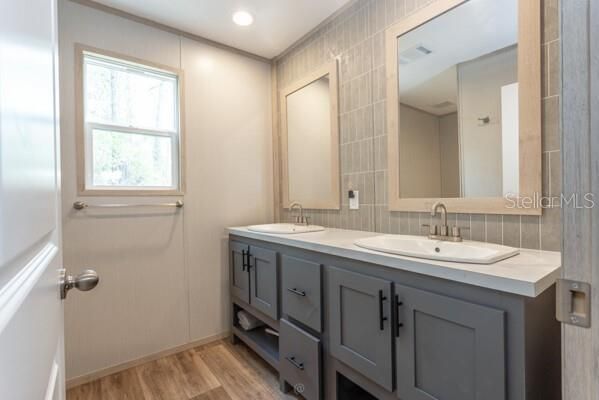 En Venta: $269,900 (3 camas, 2 baños, 1120 Pies cuadrados)