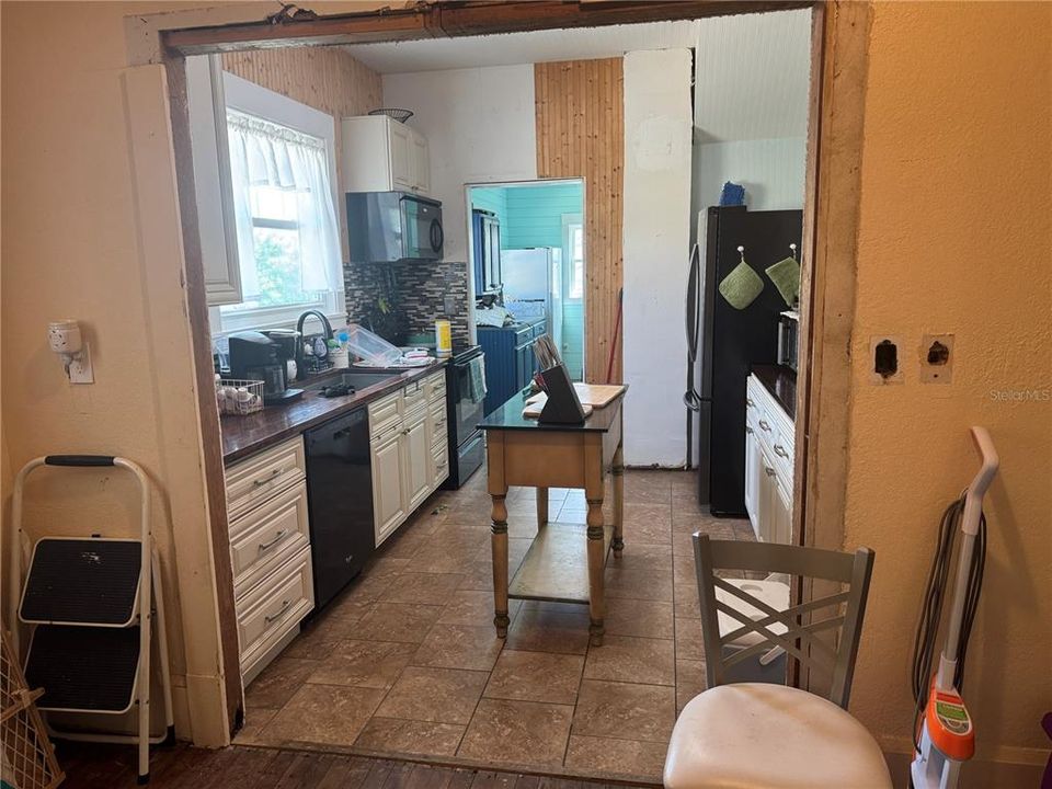 На продажу: $213,900 (3 спален, 2 ванн, 1810 Квадратных фут)