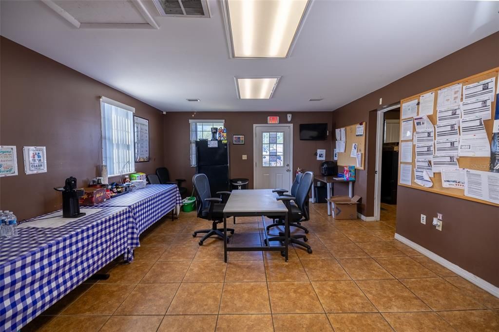 待售: $995,000 (0 贝兹, 0 浴室, 1118 平方英尺)