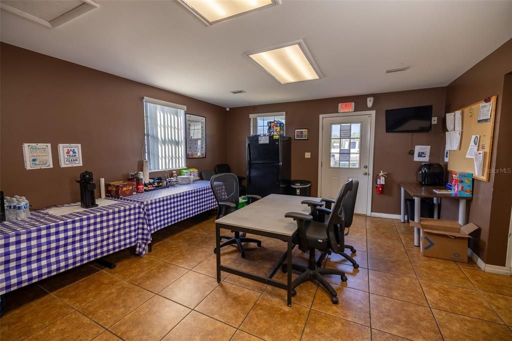 待售: $995,000 (0 贝兹, 0 浴室, 1118 平方英尺)