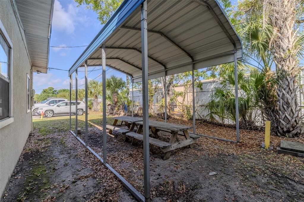 待售: $995,000 (0 贝兹, 0 浴室, 1118 平方英尺)