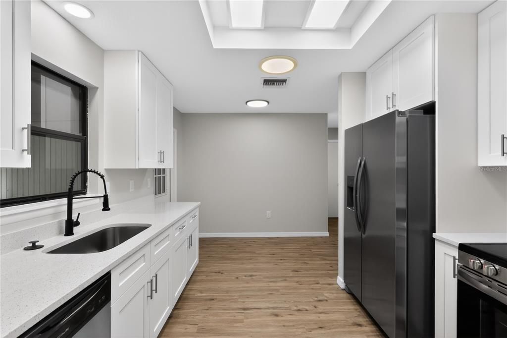En Venta: $224,900 (3 camas, 2 baños, 1736 Pies cuadrados)