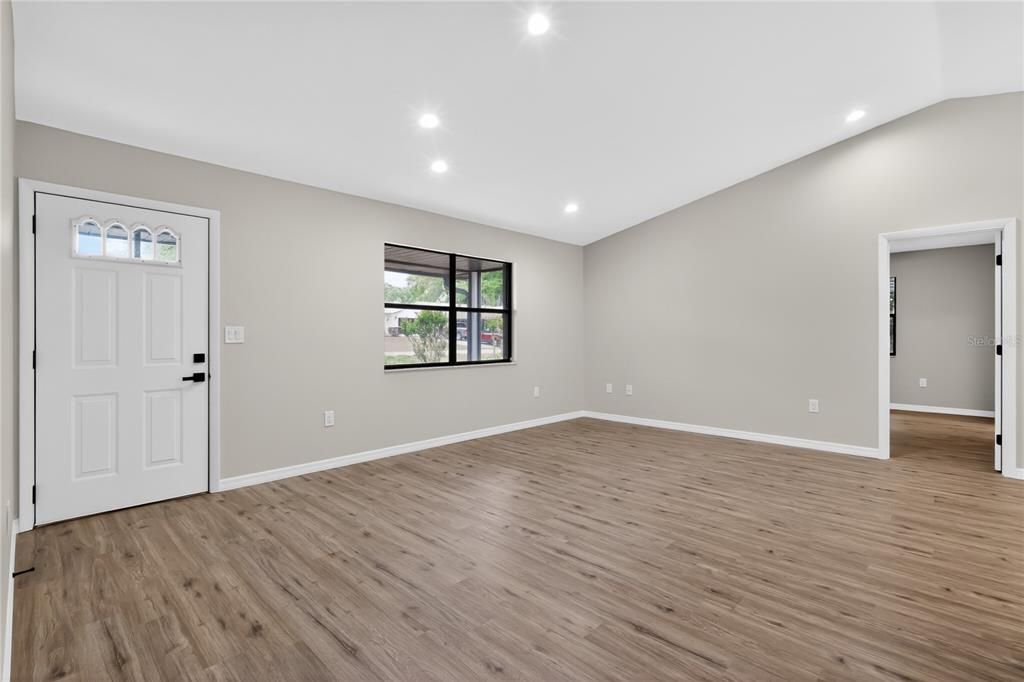 En Venta: $224,900 (3 camas, 2 baños, 1736 Pies cuadrados)