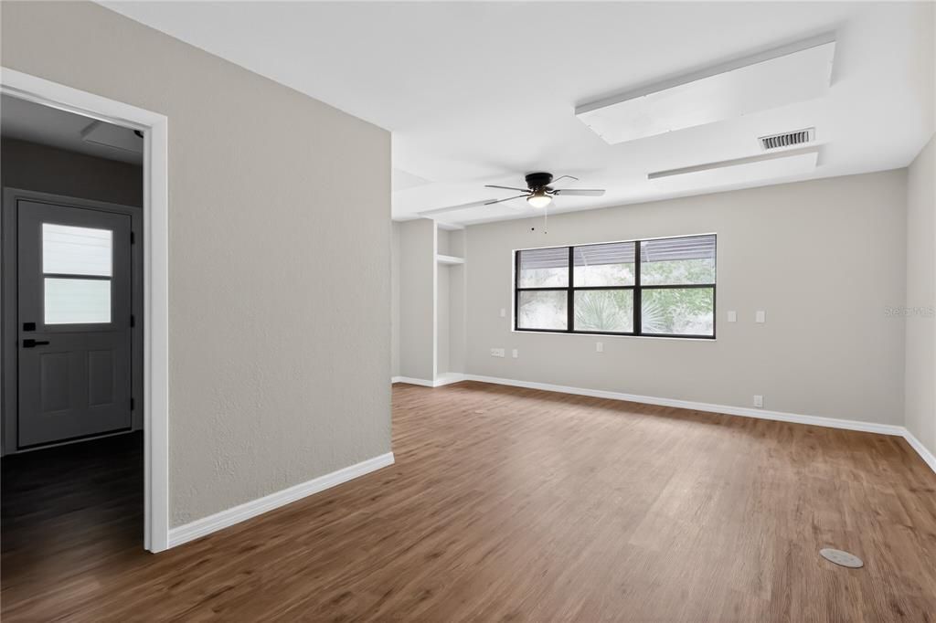 En Venta: $224,900 (3 camas, 2 baños, 1736 Pies cuadrados)