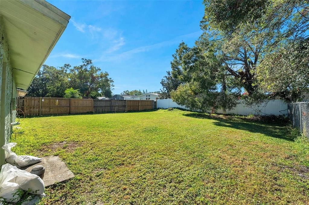 En Venta: $465,000 (5 camas, 0 baños, 1846 Pies cuadrados)