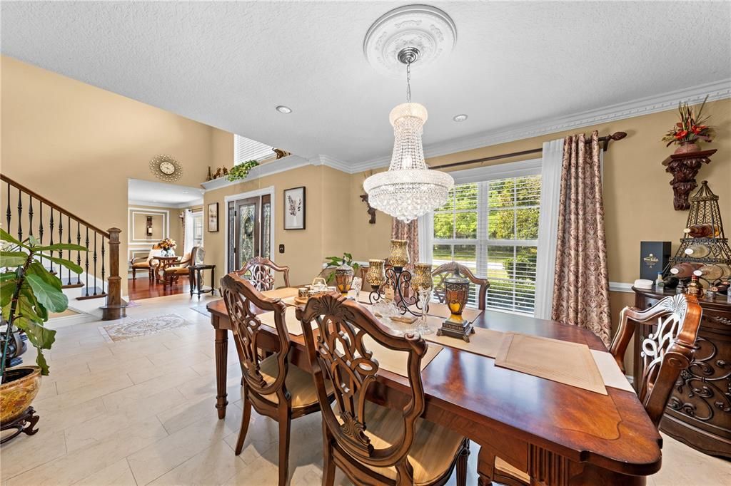 En Venta: $599,900 (5 camas, 2 baños, 2979 Pies cuadrados)