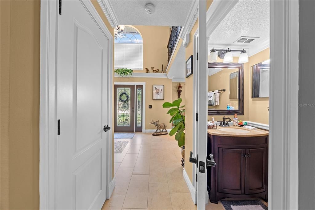 En Venta: $599,900 (5 camas, 2 baños, 2979 Pies cuadrados)