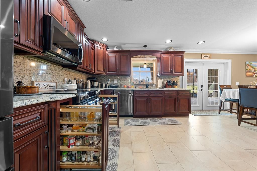 En Venta: $599,900 (5 camas, 2 baños, 2979 Pies cuadrados)