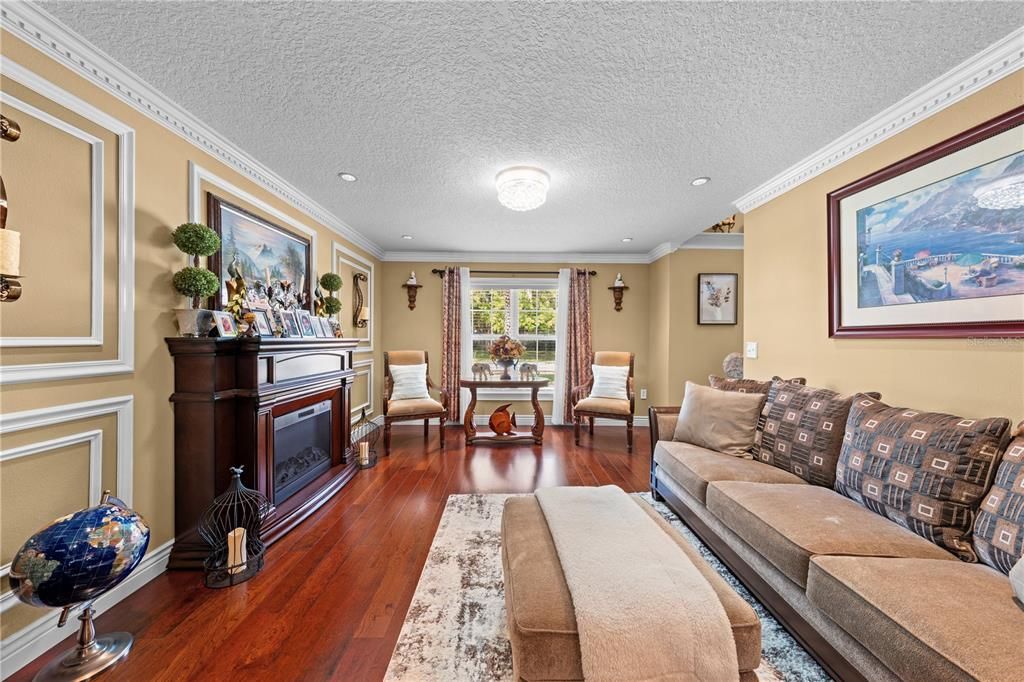 En Venta: $599,900 (5 camas, 2 baños, 2979 Pies cuadrados)