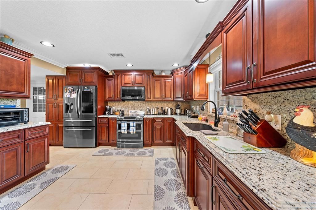 En Venta: $599,900 (5 camas, 2 baños, 2979 Pies cuadrados)