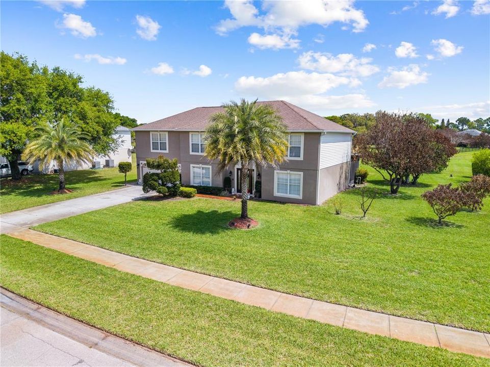 En Venta: $599,900 (5 camas, 2 baños, 2979 Pies cuadrados)