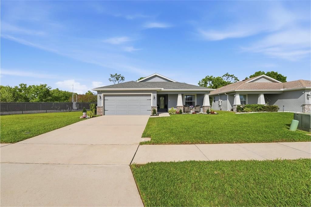 Active With Contract: $400,000 (4 beds, 2 baths, 1723 Square Feet)
