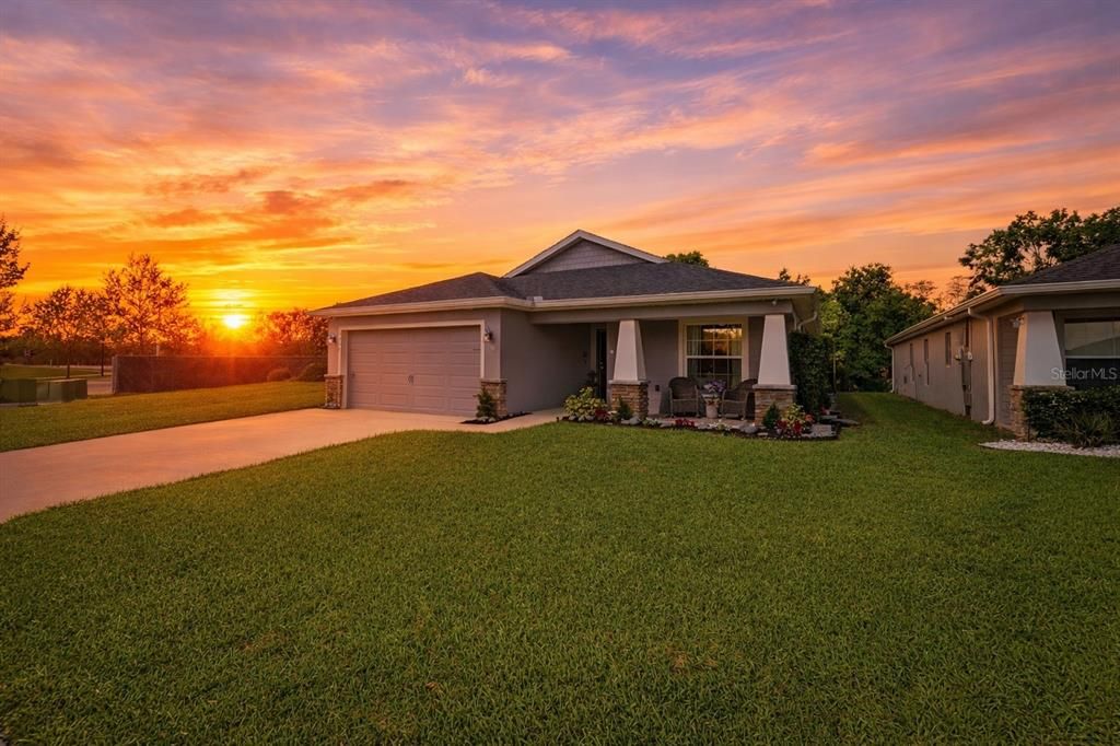 Active With Contract: $400,000 (4 beds, 2 baths, 1723 Square Feet)