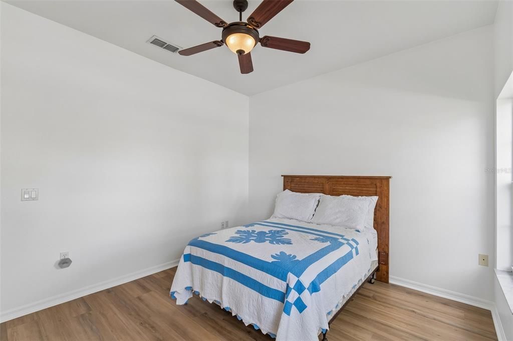 For Sale: $210,000 (2 beds, 2 baths, 1159 Square Feet)