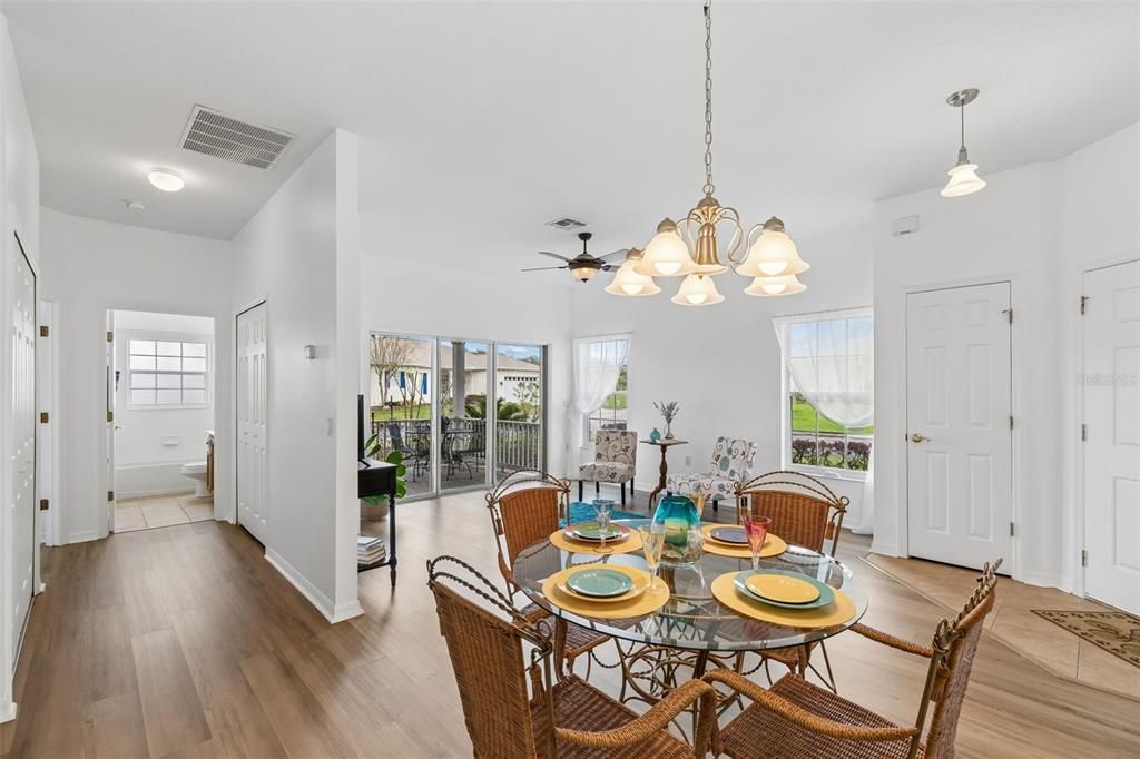For Sale: $210,000 (2 beds, 2 baths, 1159 Square Feet)