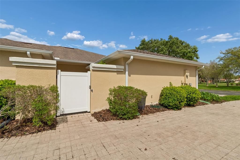 For Sale: $210,000 (2 beds, 2 baths, 1159 Square Feet)