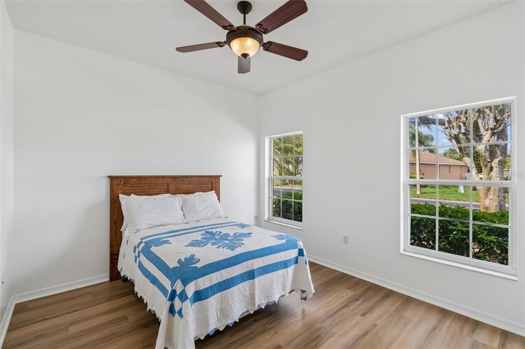 For Sale: $210,000 (2 beds, 2 baths, 1159 Square Feet)