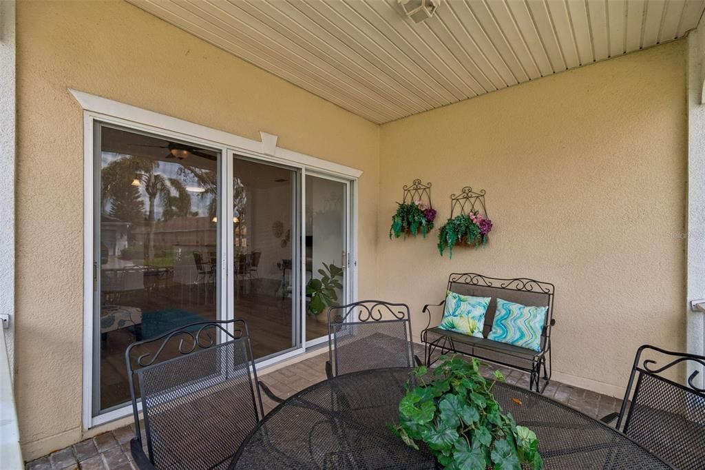 For Sale: $210,000 (2 beds, 2 baths, 1159 Square Feet)