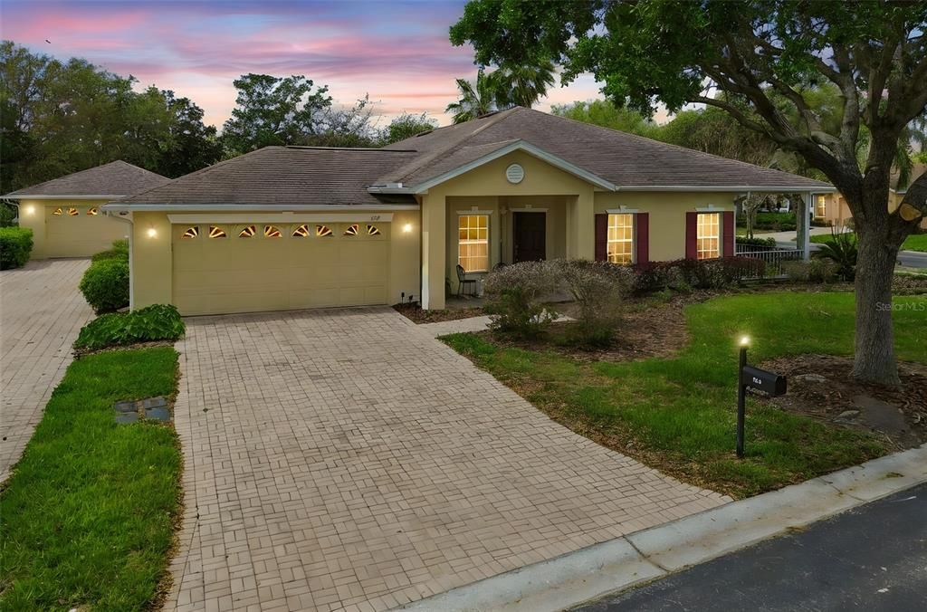 For Sale: $210,000 (2 beds, 2 baths, 1159 Square Feet)