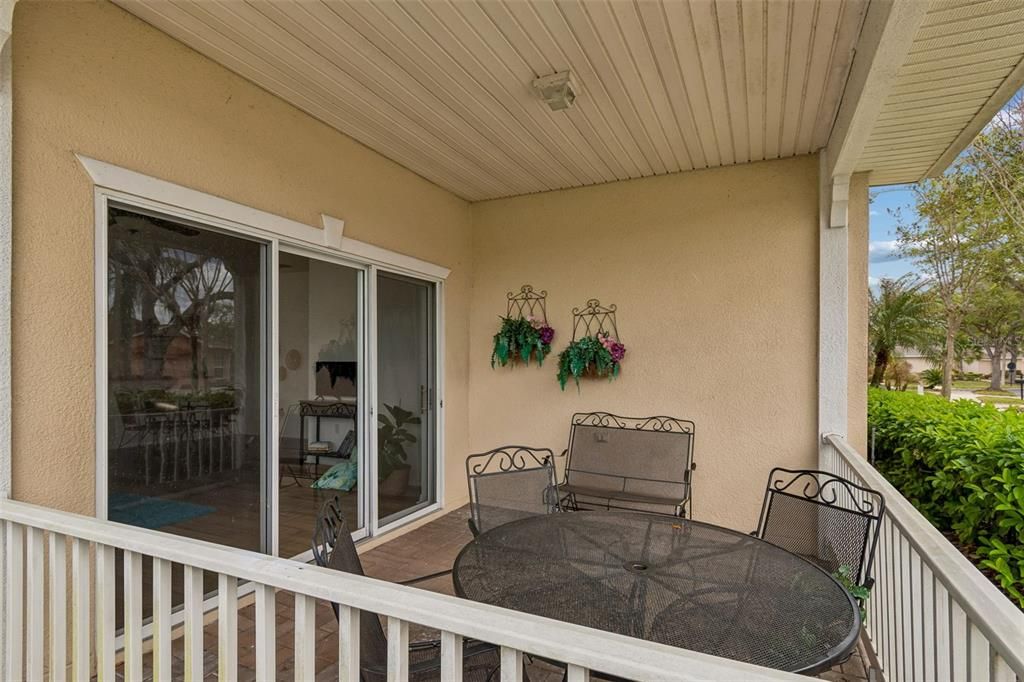 For Sale: $210,000 (2 beds, 2 baths, 1159 Square Feet)