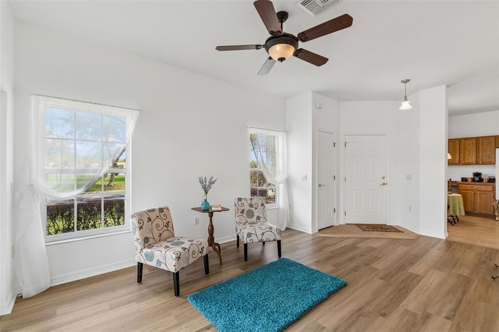 For Sale: $210,000 (2 beds, 2 baths, 1159 Square Feet)