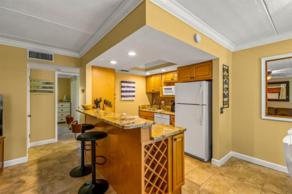 Active With Contract: $1,750 (1 beds, 1 baths, 645 Square Feet)