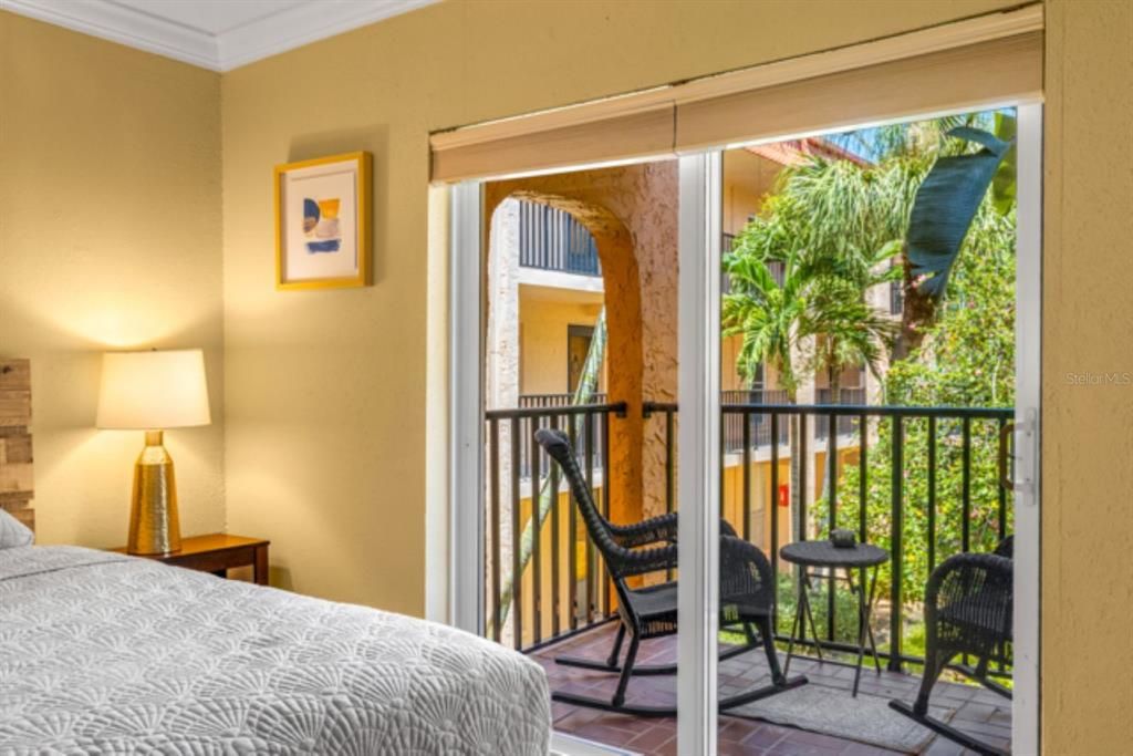 Active With Contract: $1,750 (1 beds, 1 baths, 645 Square Feet)