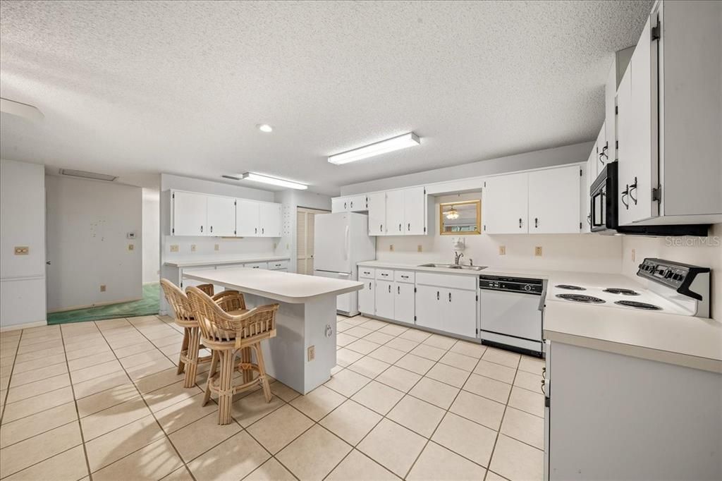 Activo con contrato: $150,000 (2 camas, 2 baños, 1748 Pies cuadrados)