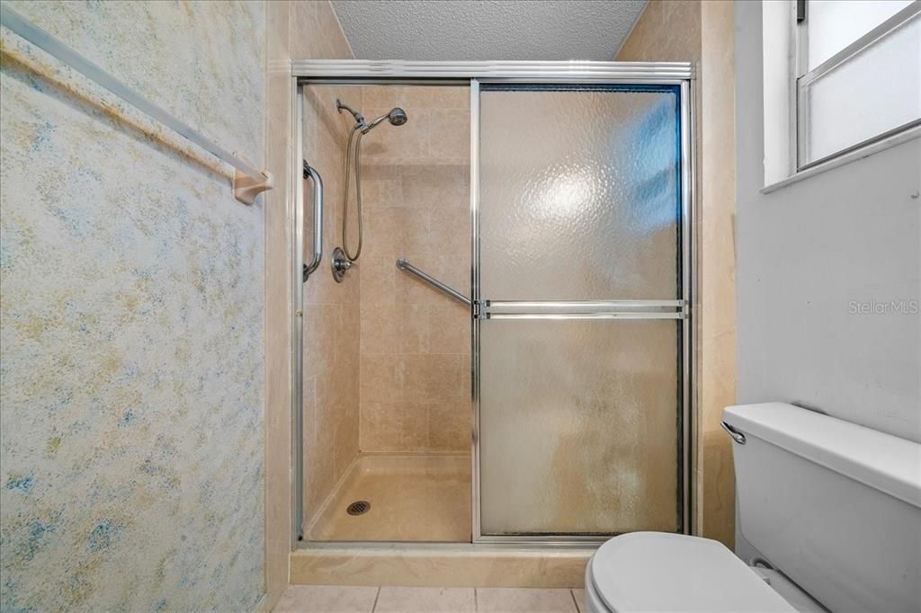 Activo con contrato: $150,000 (2 camas, 2 baños, 1748 Pies cuadrados)