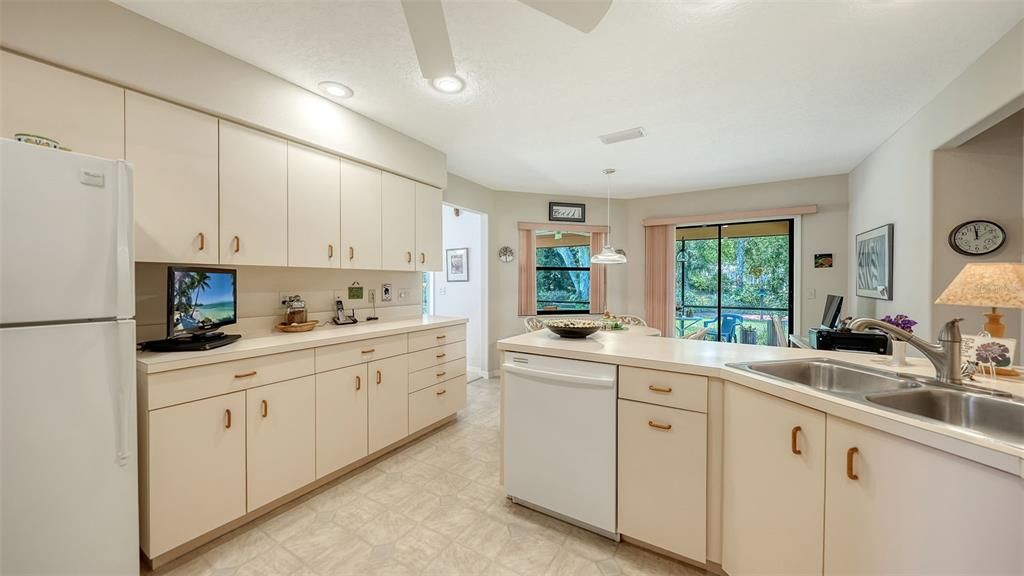 Activo con contrato: $499,500 (3 camas, 2 baños, 2266 Pies cuadrados)