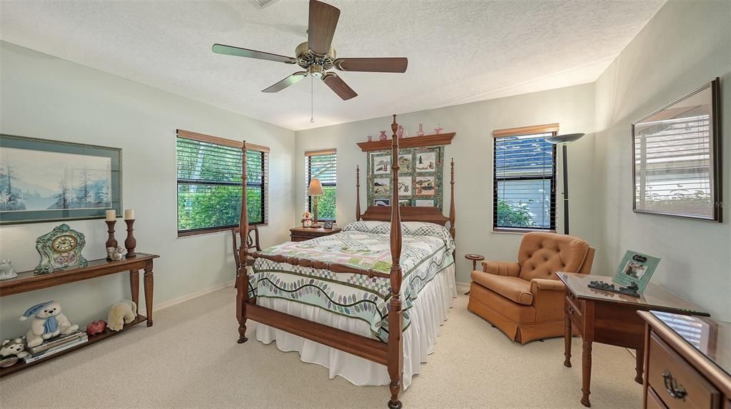 Activo con contrato: $499,500 (3 camas, 2 baños, 2266 Pies cuadrados)