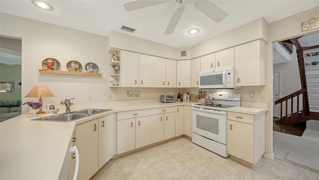 Activo con contrato: $499,500 (3 camas, 2 baños, 2266 Pies cuadrados)
