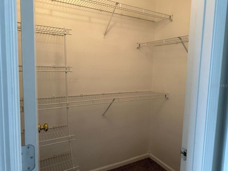 Activo con contrato: $155,000 (2 camas, 2 baños, 1042 Pies cuadrados)