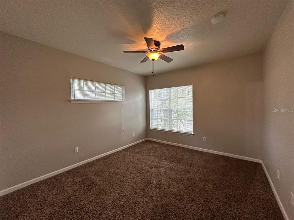Activo con contrato: $155,000 (2 camas, 2 baños, 1042 Pies cuadrados)