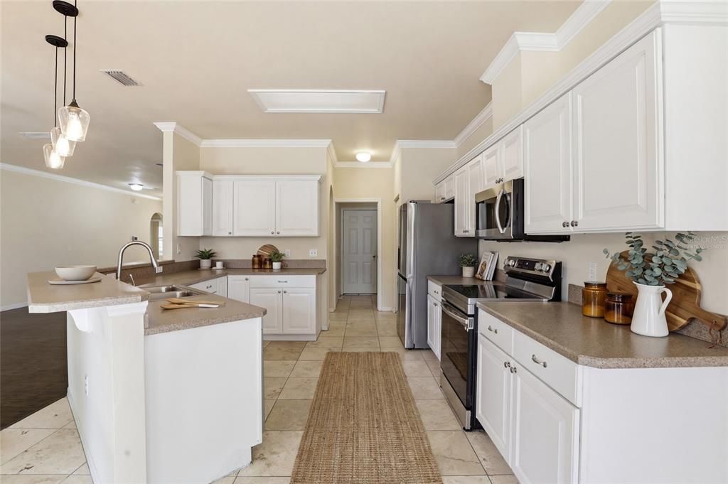 На продажу: $389,000 (3 спален, 2 ванн, 1792 Квадратных фут)